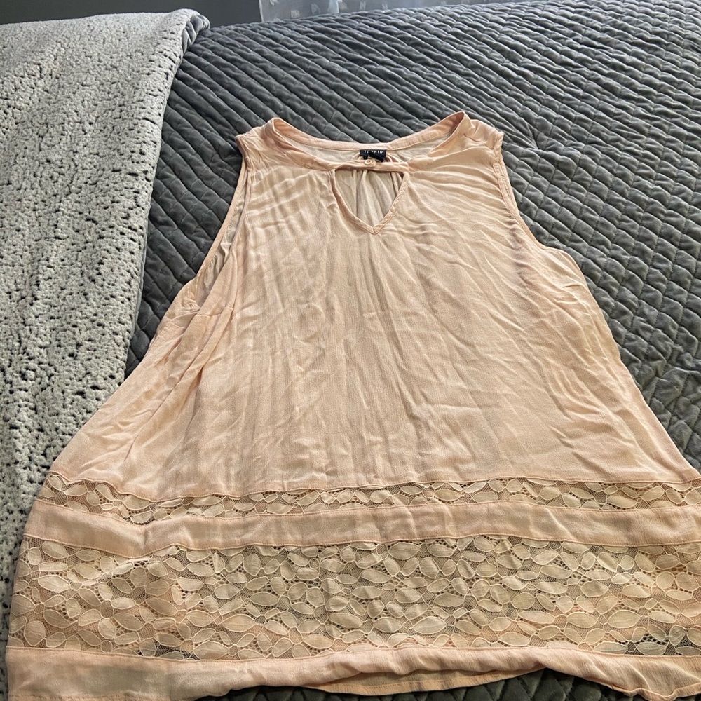Light peach torrid 3 lace tunic tank
